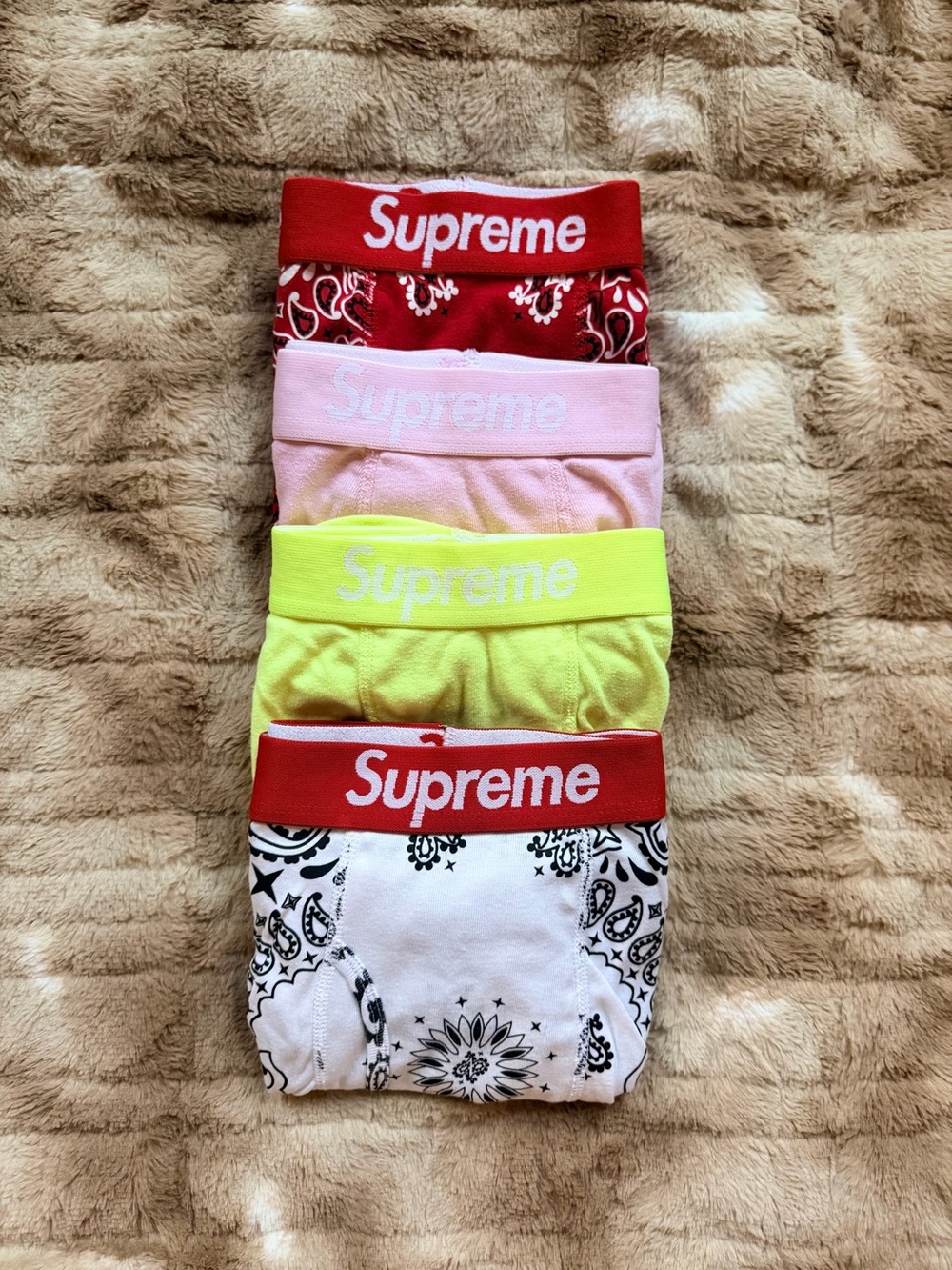 Supreme x Hanes Boxer Briefs 4 Pairs Assorted - Bandana x2, Pink, Neon Yellow